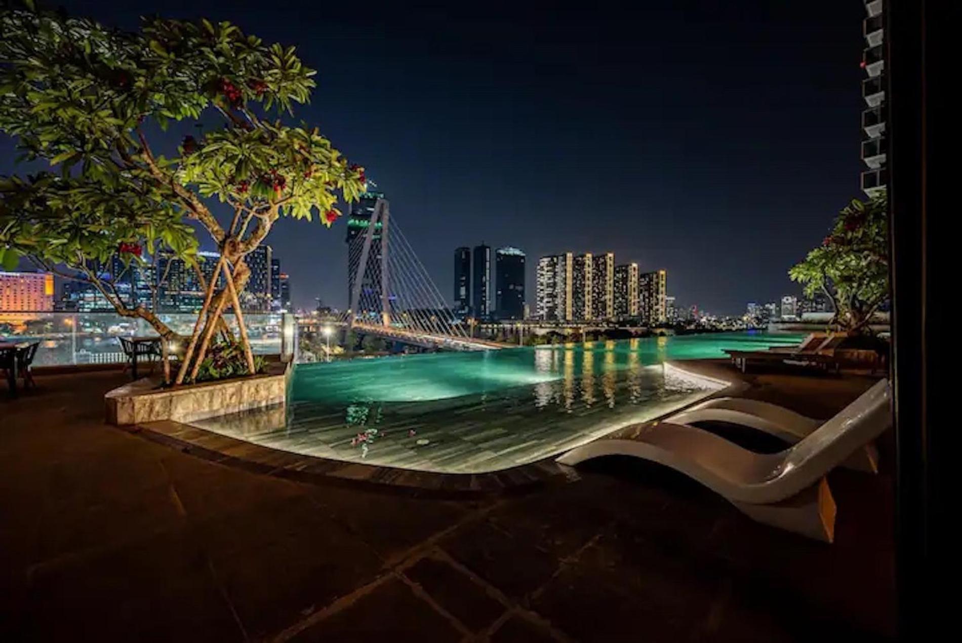 The Opera Apartment Cental Saigon Free Pool-Gym-Sauna Room- Golf Mini Хошимин Экстерьер фото