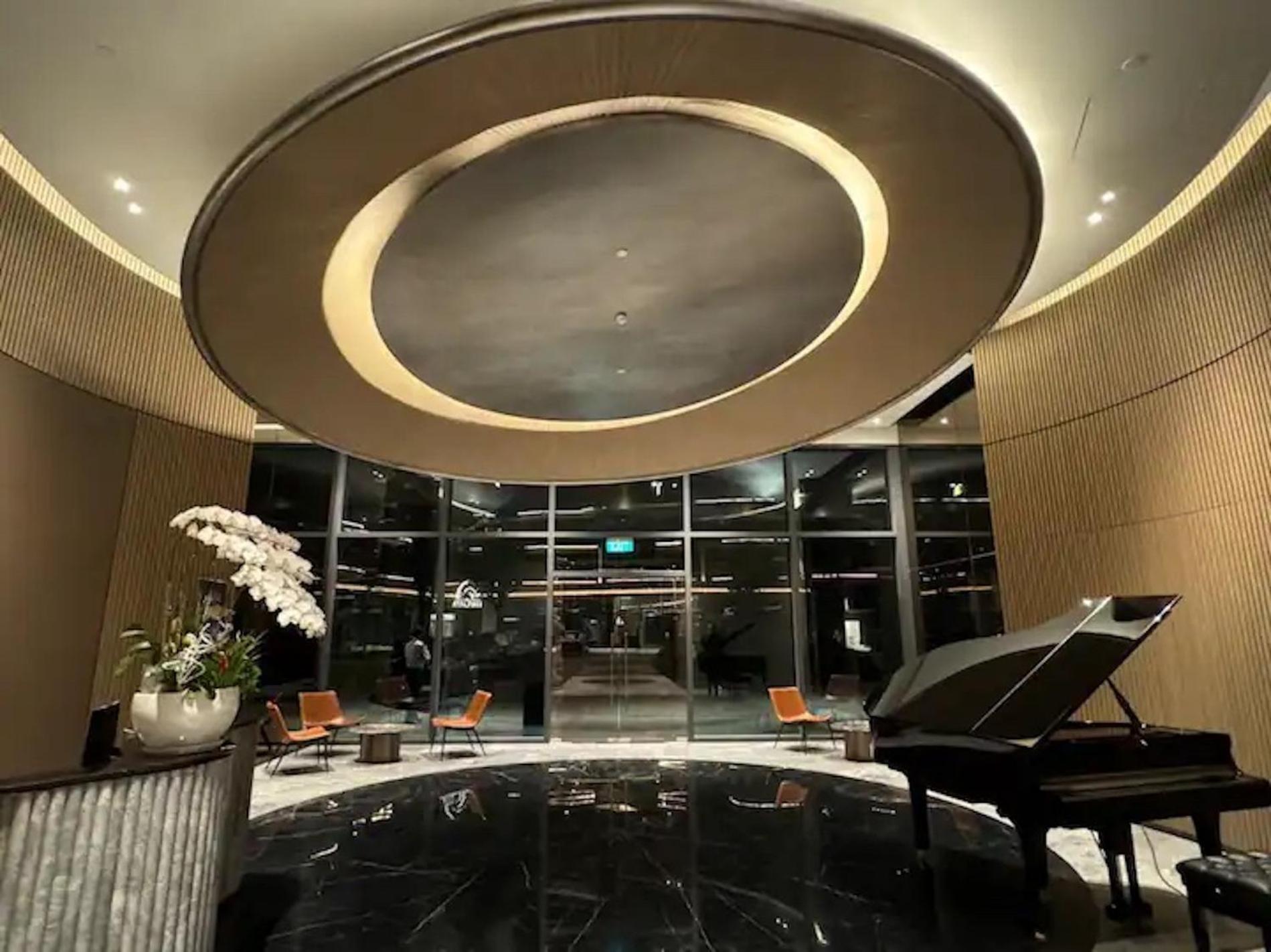The Opera Apartment Cental Saigon Free Pool-Gym-Sauna Room- Golf Mini Хошимин Экстерьер фото