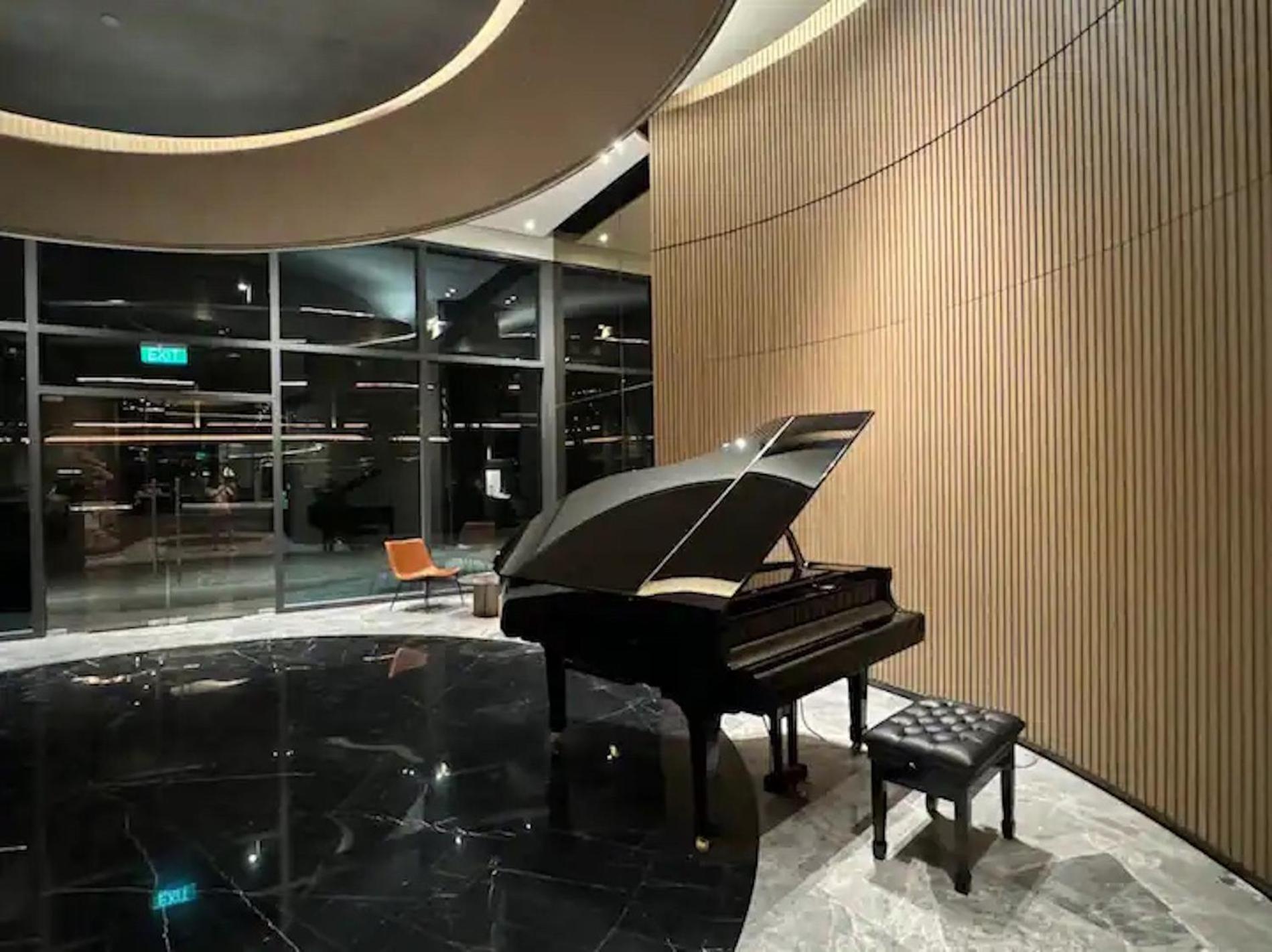 The Opera Apartment Cental Saigon Free Pool-Gym-Sauna Room- Golf Mini Хошимин Экстерьер фото